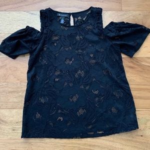 Like new black cold-Shoulder blouse